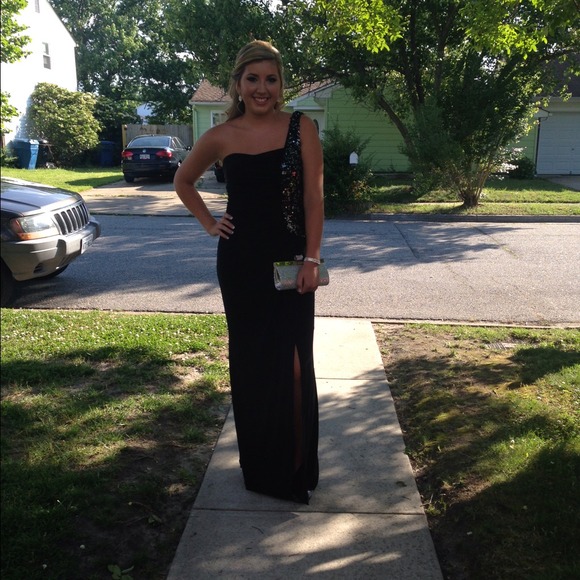 PROM DRESS - Picture 2 of 3