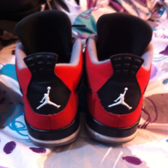 Toro 4s size 3 looking to Trade size 3/4 or sell - Picture 3 of 4
