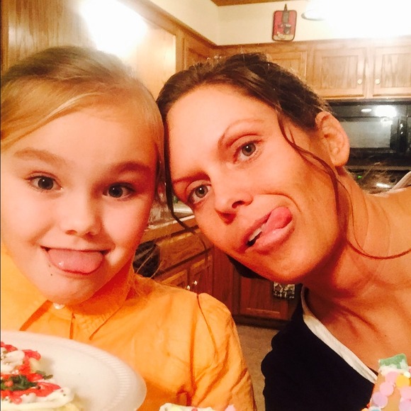 Meet your seller FREE GIFT WITH ANY PURCHASE❤️ - Picture 2 of 3