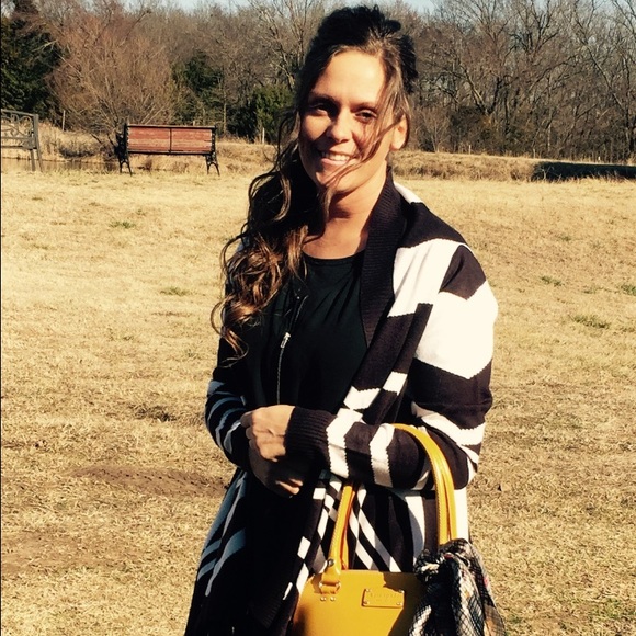 Meet your seller FREE GIFT WITH ANY PURCHASE❤️ - Picture 3 of 3