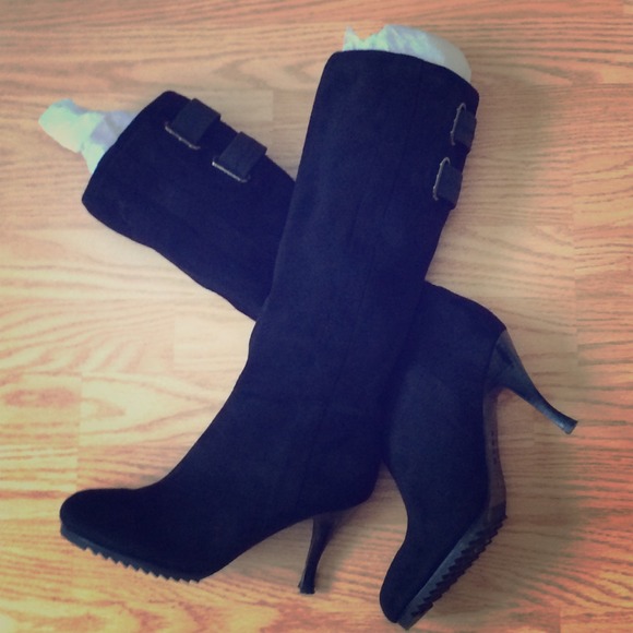 💗NEW BCBG Boots
