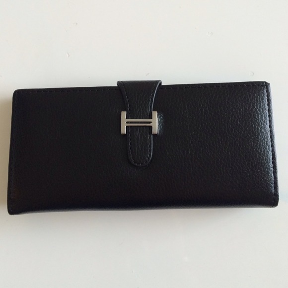 Beautiful wallet brand new