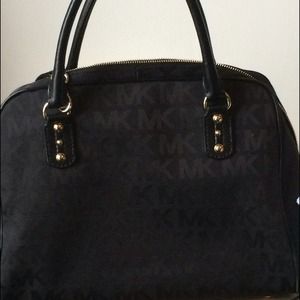 MICHAEL KORS!! Black satchel bag AUTHENTIC!!