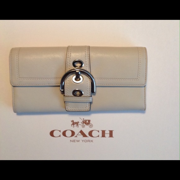 Coach wallet - Picture 1 of 8