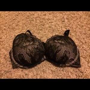 VS 34D bra