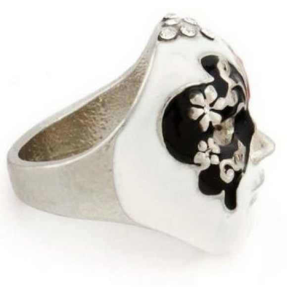 Beautiful Red And Black Rhinestone Opera Mask Ring - Picture 3 of 4
