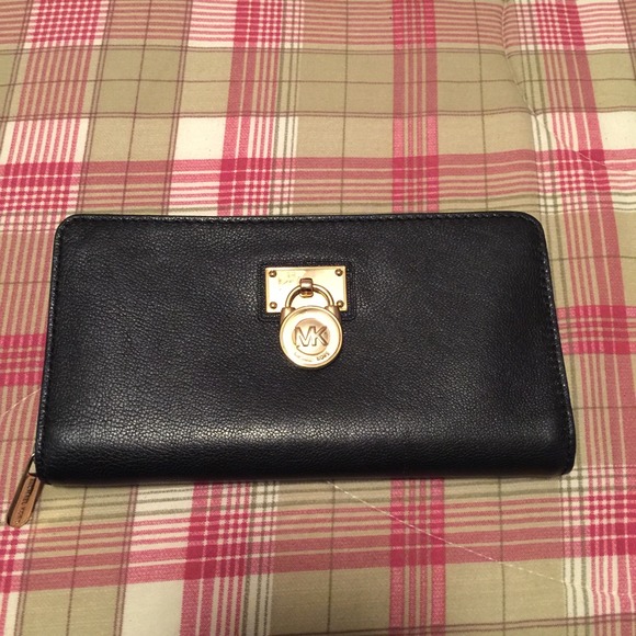 Authentic Michael Kors Hamilton Wallet Black