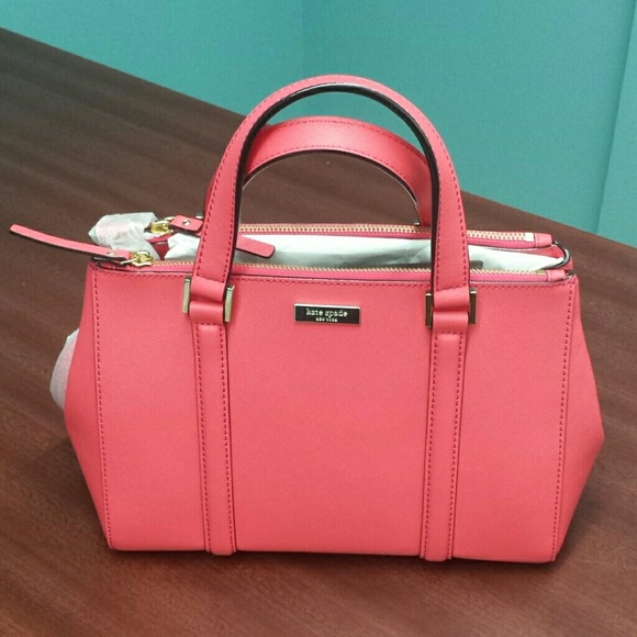 kate spade Handbags - NWT Kate Spade Handbag