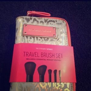 Victoria's Secret make-up brush set