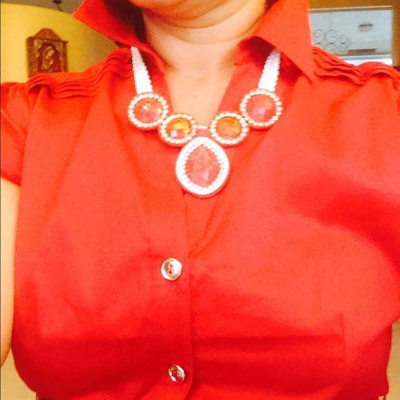 Handmade necklace in red - Picture 2 of 3