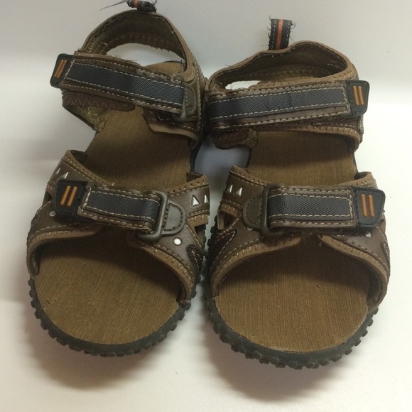 Size 3 boys sandals.