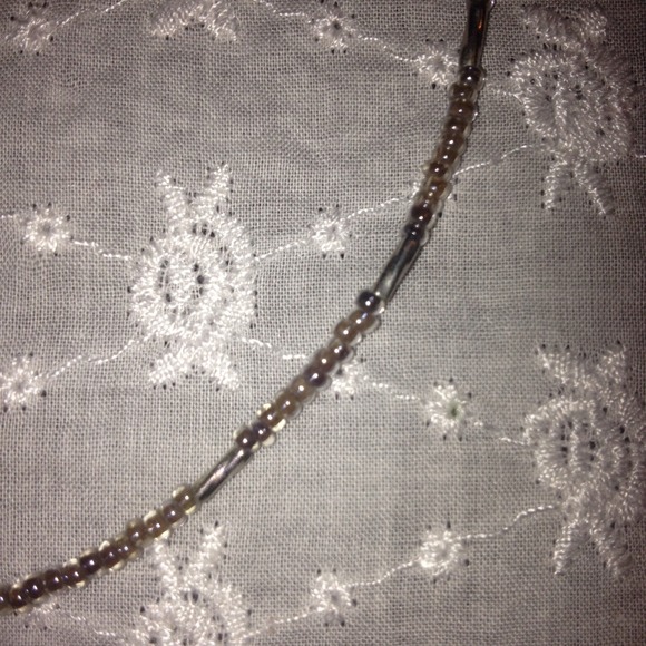 Silver necklace w/ pendant that has abalone look. - Picture 3 of 5