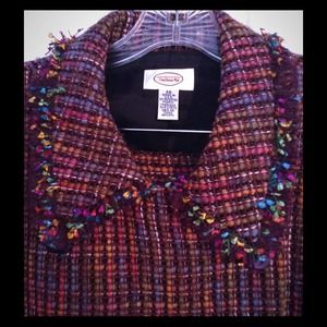 Look polished & professional in this 2-piece suit!