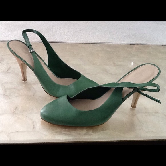 Kelly green Nine West Sling back pump size 9.5