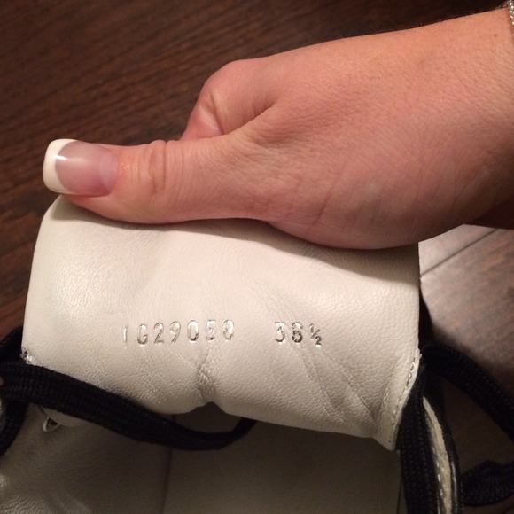 CHANEL sneakers - Picture 4 of 4