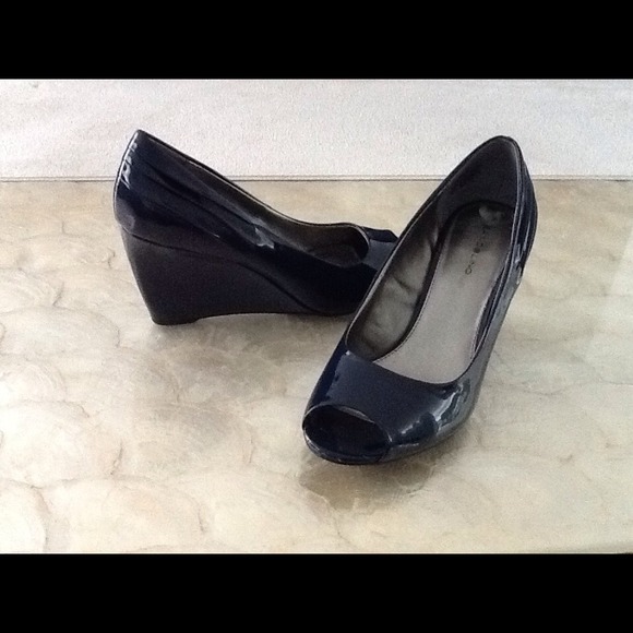 Bandolino size 9 Navy Peep toe Wedge