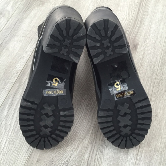 Sold Asos glossy black boots - Picture 4 of 4