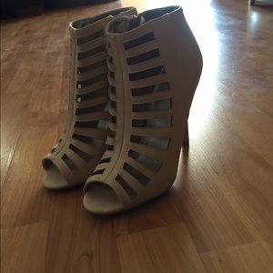 Nude ankle boot open toe heels