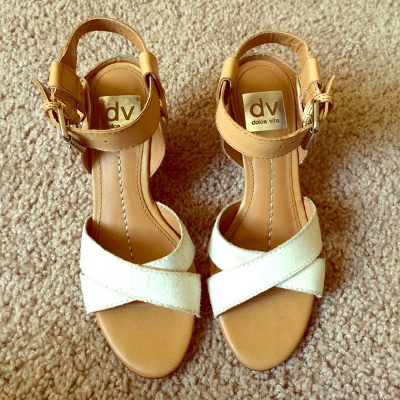 ♦️LAST REDUCTION♦️Dolce Vita Wedge Sandal