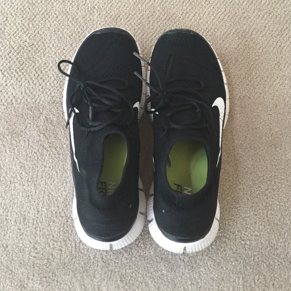 Black Nike Flyknit Free 3.0