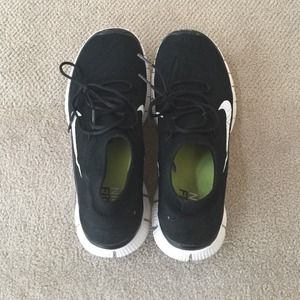 Black Nike Flyknit Free 3.0