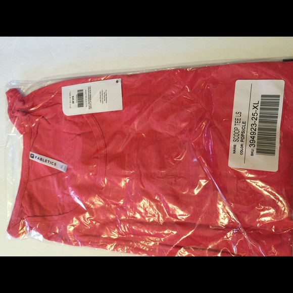 Fabletics long sleeve coral tee. Size XL.