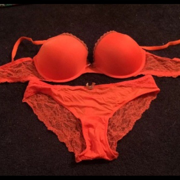 A Giligan O'Malley bra and panties. - Picture 1 of 4