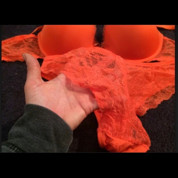 A Giligan O'Malley bra and panties. - Picture 4 of 4