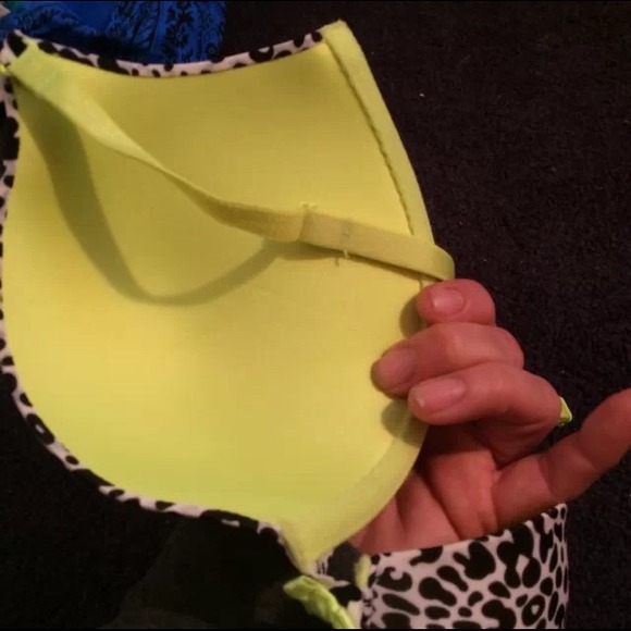 Vickie's push up bra - Picture 2 of 3