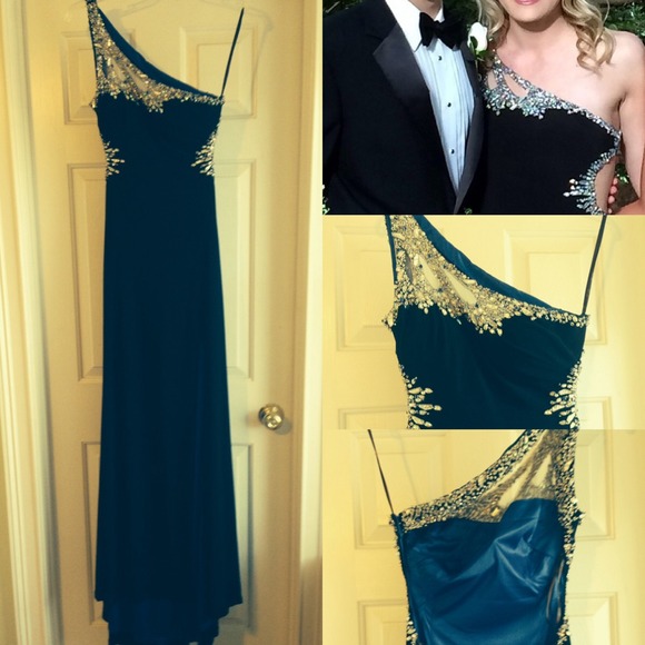 Black prom gown