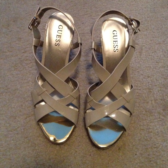 Guess wedges size 8