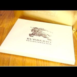 Burberry scarf box