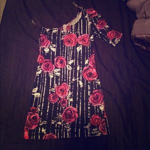 One sleeved rose pattern dress