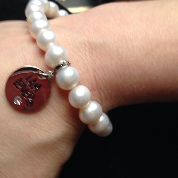 Helzberg Jewelry - Freshwater pearls w/gold and small genuine diamond