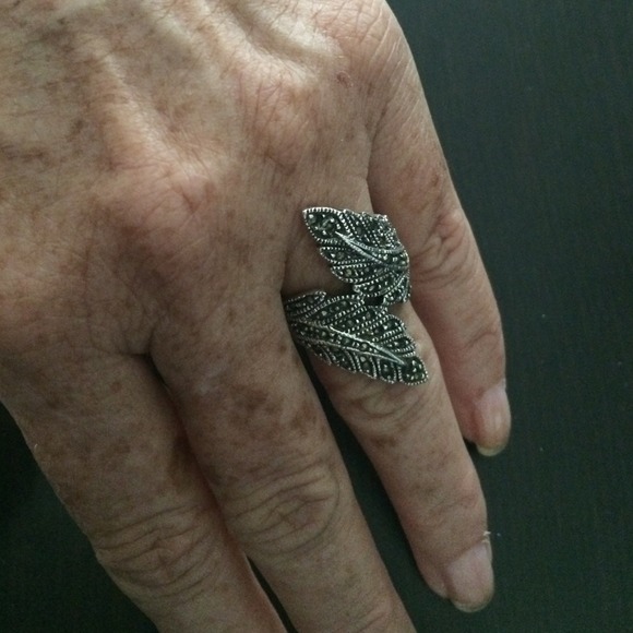 Marcasite Unique design Ring - Picture 2 of 3