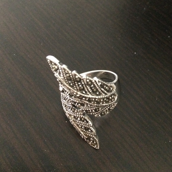 Marcasite Unique design Ring - Picture 3 of 3