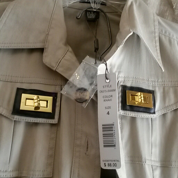 A two piece set - Picture 2 of 4