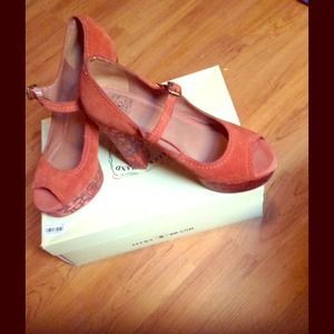 Suede Lucky Brand Heels!