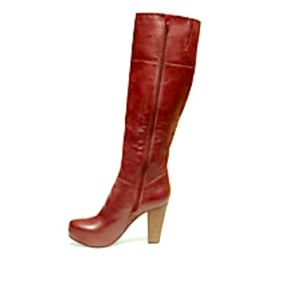 NWOT Steve Madden burgundy boots