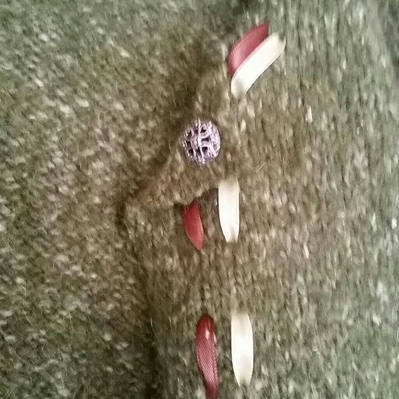 Sweater - Picture 2 of 4