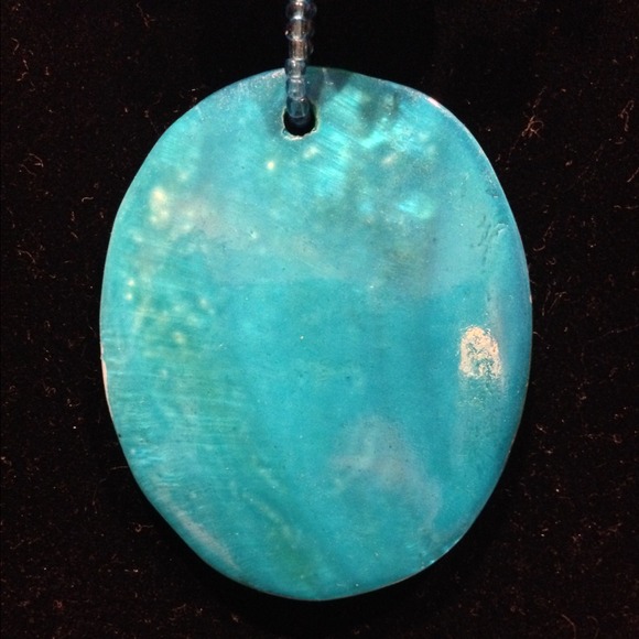 Blue Shell Statement Necklace - Picture 2 of 3