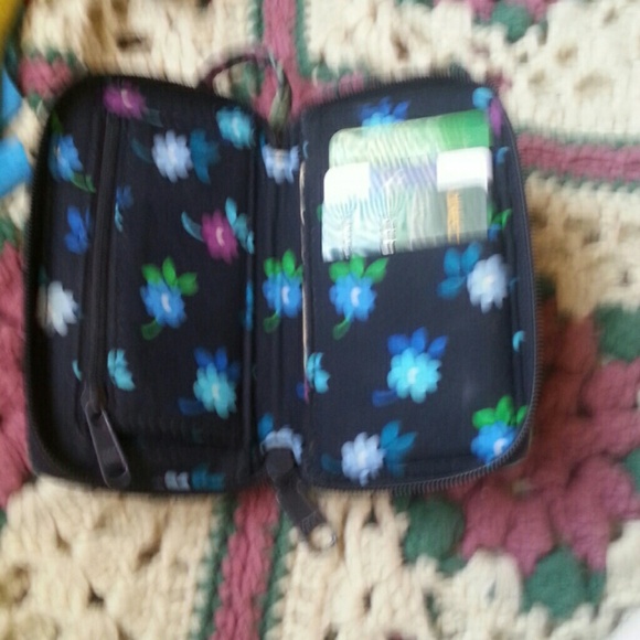 Vera Bradley wallet wristlet - Picture 3 of 3
