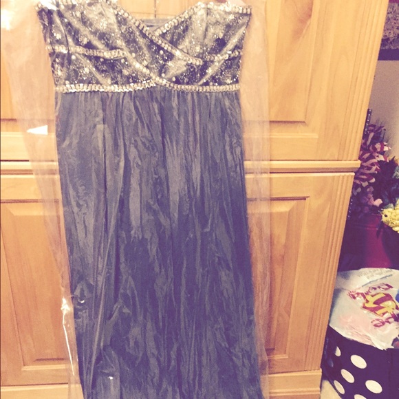 Strapless dress