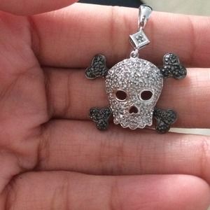 10k white diamond skull necklace