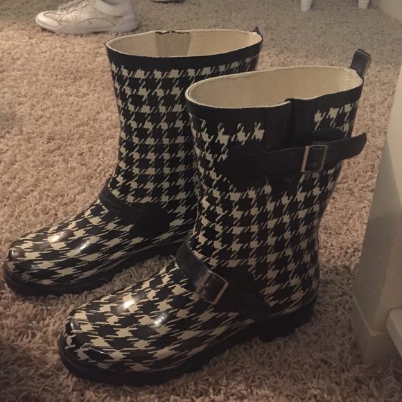 Rain Boots! Great condition!