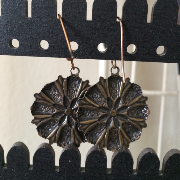 FREE with purchase - comment below - Picture 2 of 3