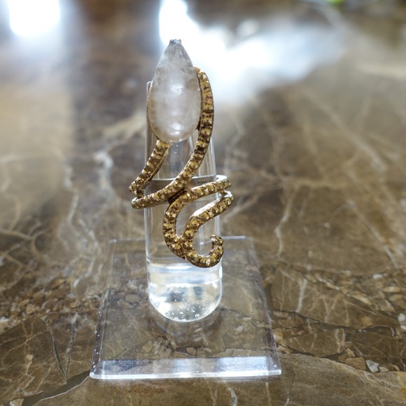 Jewelry - Wraparound gold ring