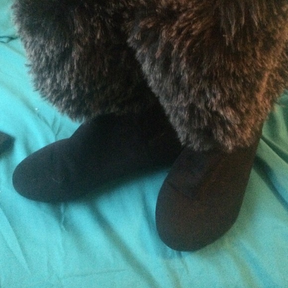 FUR BOOTS - Picture 2 of 3