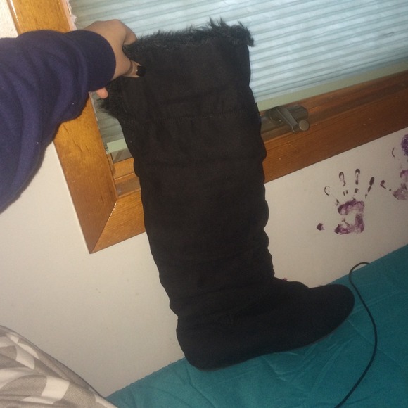 FUR BOOTS - Picture 3 of 3