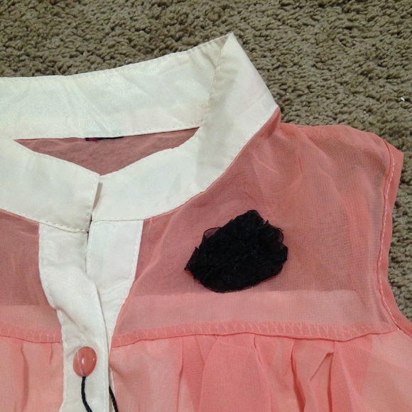 Tops - Picture 3 of 4